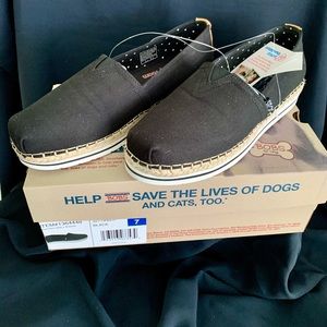 SKETCHERS BOB’S BREEZE SIZE 7